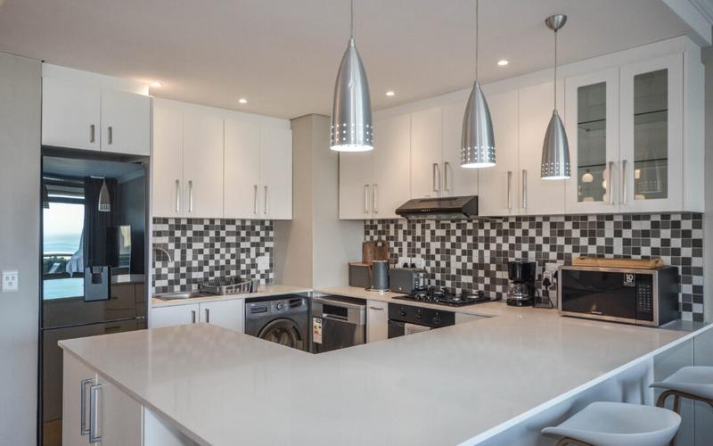 To Let 2 Bedroom Property for Rent in Dolphin Beach Western Cape